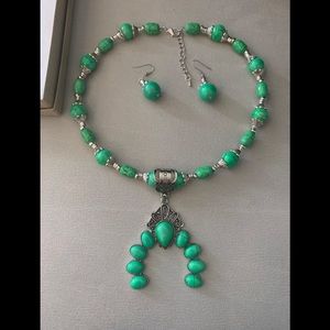 Green Howlite Earrings & Necklace In Gift Box